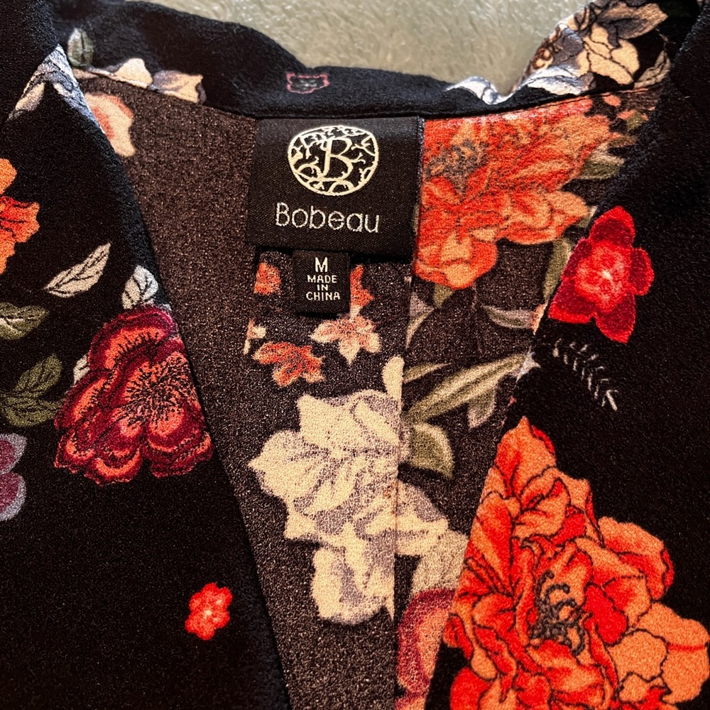 Cute floral top.